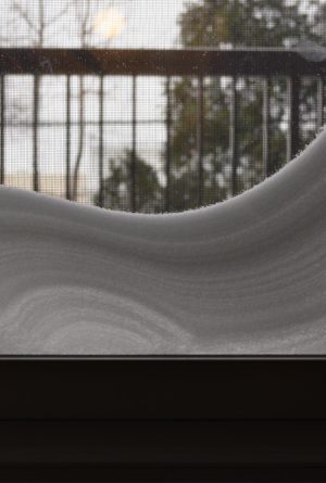 Sprawdź, jak zadbać o rolety dachowe zimą, uniknąć zamarzania mechanizmów i zwiększyć ich trwałość oraz bezpieczeństwo użytkowania.